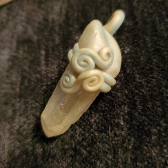 Aura quartz pendant. - Picture 5 of 5